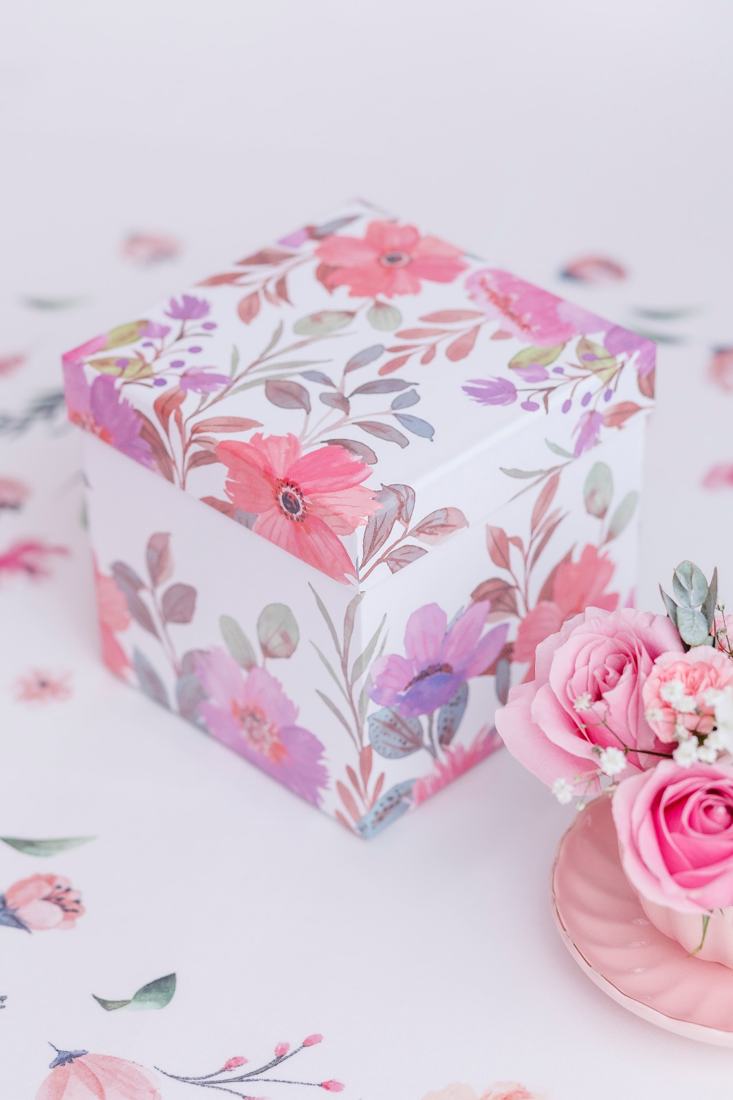 Caixa Quadrada com Tampa – Cartonada Estampada