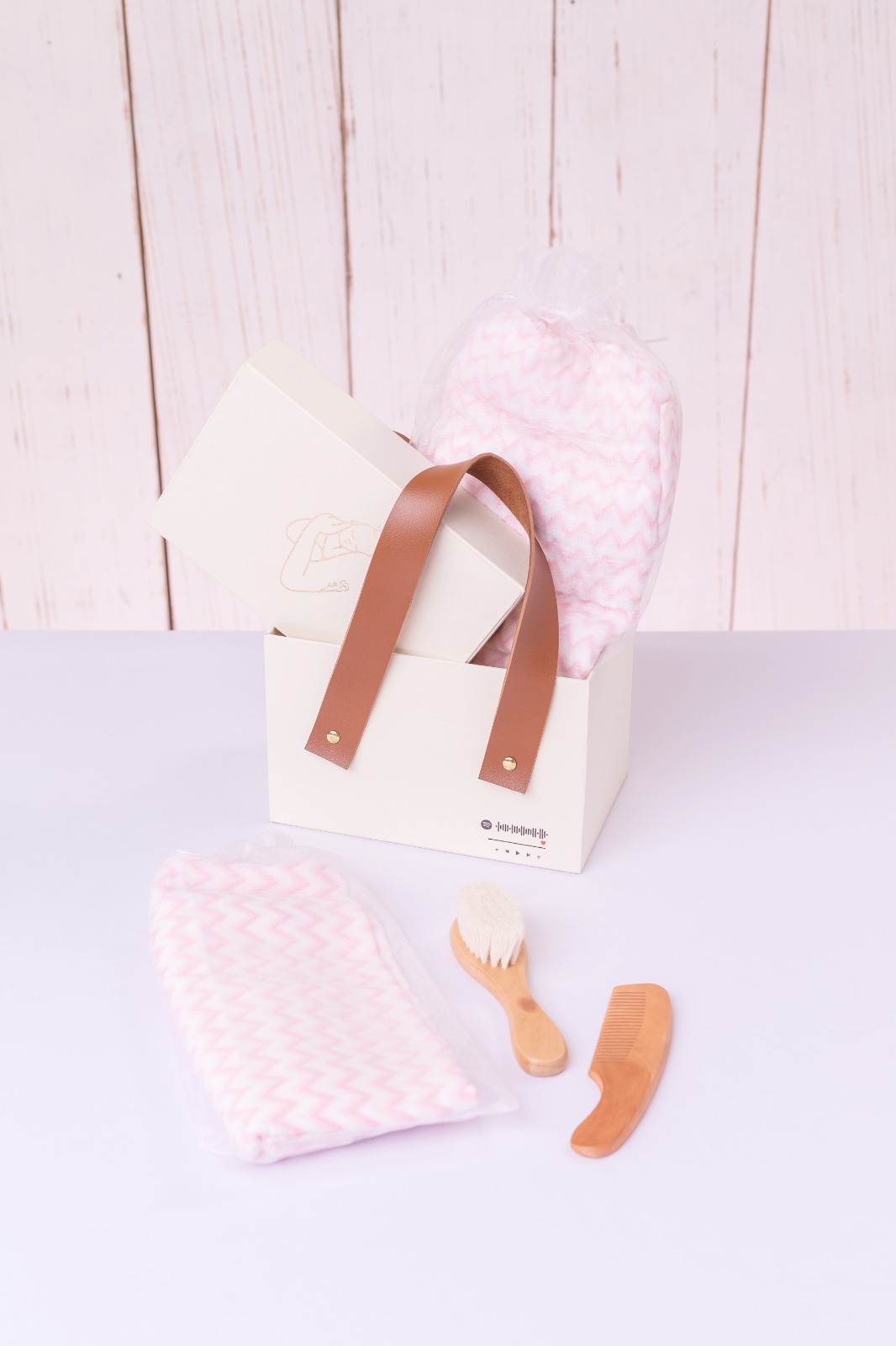 Ternura – Caixa Bolsa P com Enxoval e Música Spotify