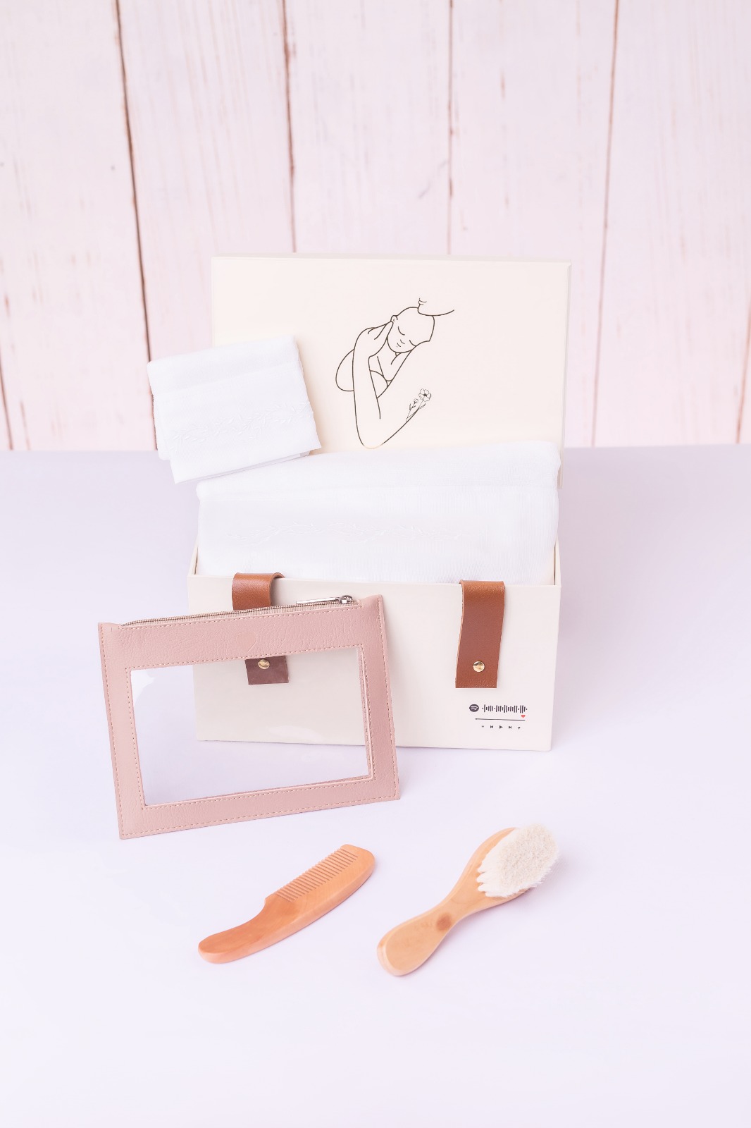 Ternura – Caixa Bolsa M com Bolsa Personalizada, Enxoval Bordado e Música Spotify