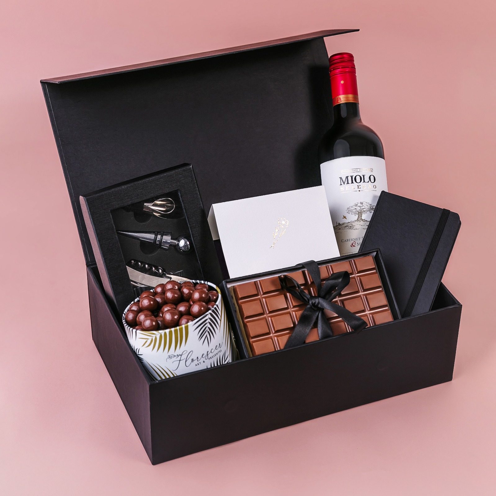 Caixa Elegance com Vinho 750ml e Chocolates