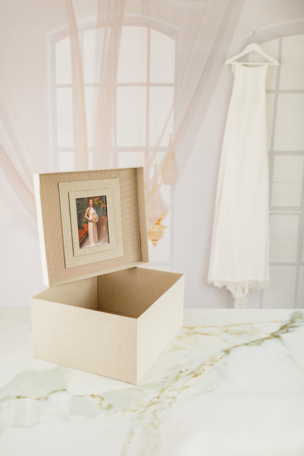 Caixa em Linho para Vestido de Noiva – Tampa Solta Personalizada